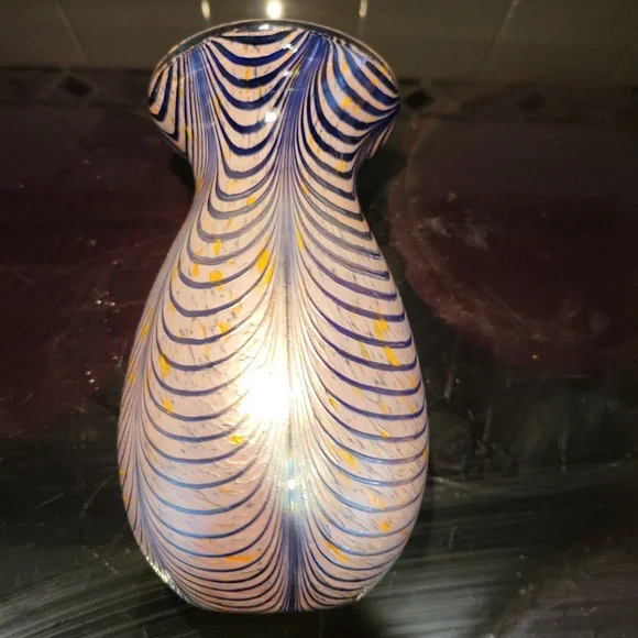 Hand Blown Feather Pull Art Glass Vase 7.25"